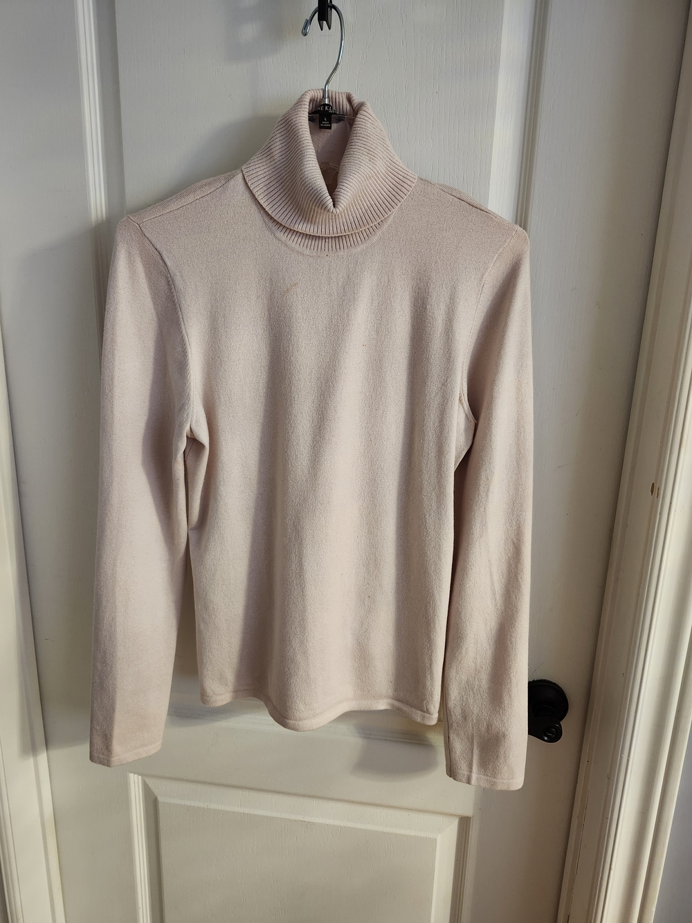 New Classic Turtleneck Sweater - Light Pink